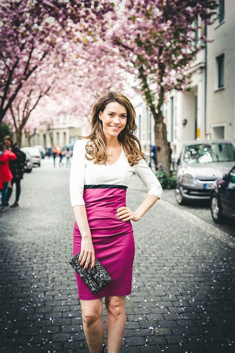 Maybe you would like to learn more about one of these? AMCO LEYLEA DRESS | Modestil, Business kleider, Dress cream