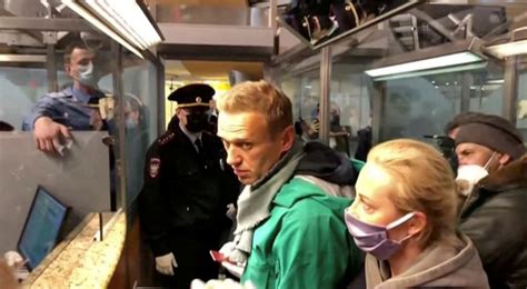 Navalny Portrait Of Kremlin Critic Wins Best Documentary Oscar