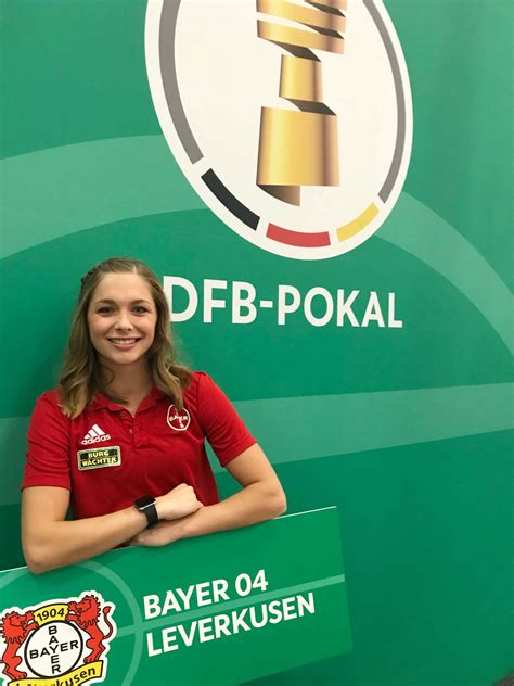 Tu y trouveras tous les clubs qu'il a entraînés et ceux pour lesquels il a joué. DFB-Pokal: Gina Lückenkemper lässt den SV Rödinghausen jubeln