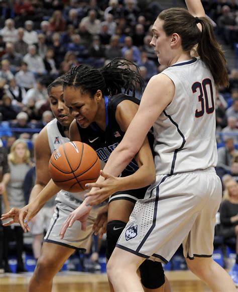 Geno auriemma is no stranger to the postseason. UConn women's basketball team defeats Duke - Hartford Courant