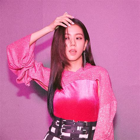 Dalam keterangan di video instagram story, jisoo mengaku tengah ke toilet ketika gol lahir. BLACKPINK-Jisoo-Instagram-Photo-14-July-2018-sooyaaa__-7