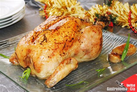 Deberás retirar todas las vísceras y la. Pollo relleno al horno | Gastronomía & Cía