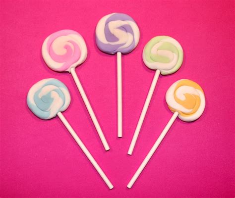 Fondant Cupcake Toppers Lollipops By Harriets House Of Cakes Catch