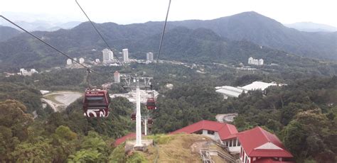 The gondolas travel at a top speed of 6 metres per second. Mohd Faiz bin Abdul Manan: Genting Cable Car