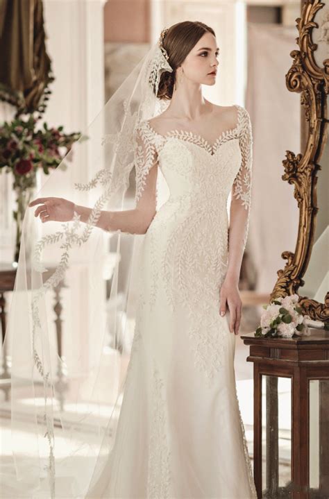 Delicate Elegant And Utterly Romantic This Timeless Gown From Clara