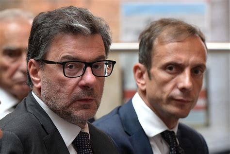 Manovra Giorgetti Il Rialzo Dei Tassi Ha Portato Via 14 15 Miliardi