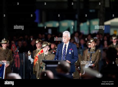 sydney australia 25th apr 2022 the master of ceremonies speaking during the anzac day dawn