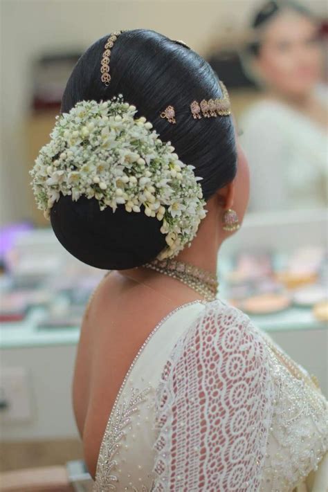 Pin By Madhu Nulu On Bridal Hair Buns Bridal Makeup Wedding Indian