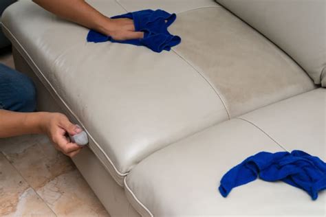 Nettoyer un canapé en cuir les meilleures solutions