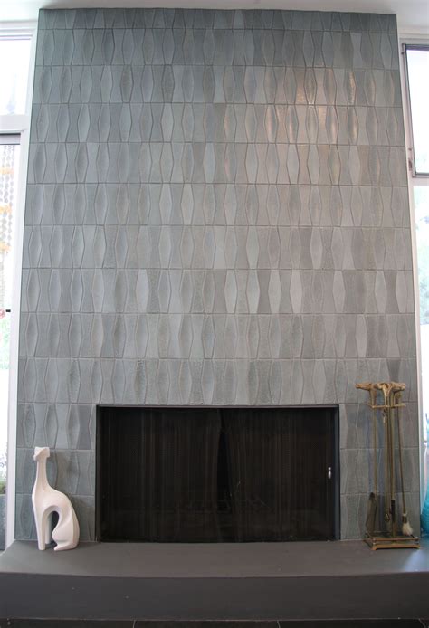 If you like modern fireplace tiles, you might love these ideas. img_0757.jpg (3342×4896) | Contemporary fireplace, Modern ...