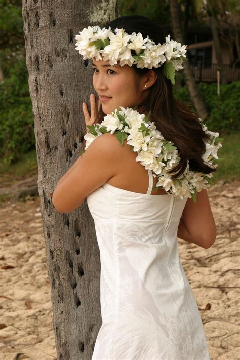 photo via project wedding hawaiian wedding hawaiian wedding dress hawaiian style wedding