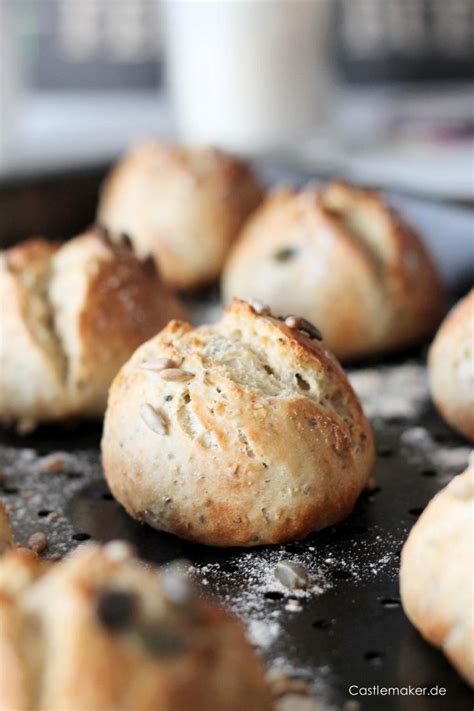 Knusprige Brötchen mit Haferflocken