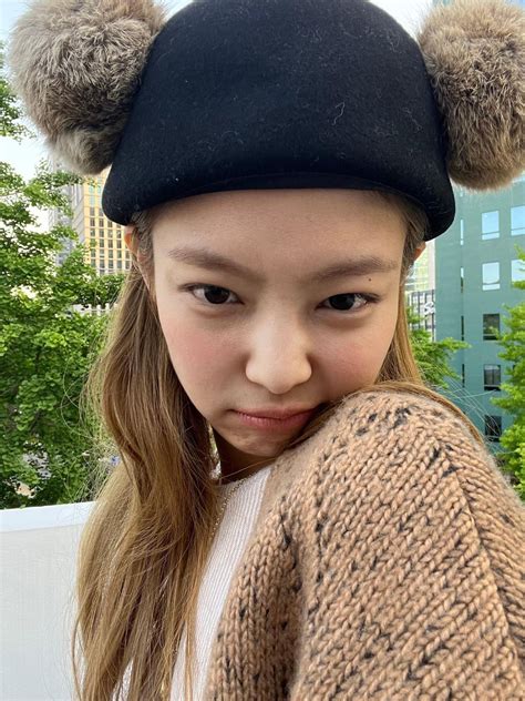 Blackpink Weverse On Twitter 🐻🌏⭐️💭 220623 — 451am 🐻 Here Are Selcas With The Teddy Bear