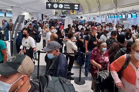 Pearson Airport Chaos Now Has Passengers Waiting In Lines For Longer