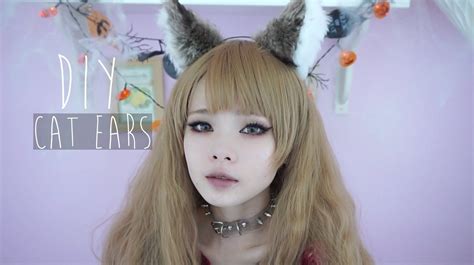 Last winter while visiting urban outfitters, avalon and i were both smitten with a fabulous rhinestone accented cat ear headband. DIY Easy Realistic Cat Ears #howtomakecatsdiy | Diy cat ears, Cat furry, Cat ears