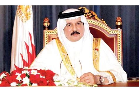 وبكى خالد الغندور على الهواء مباشرة ببرنامج الزمالك اليوم، أثناء مداخلة لرئيس الزمالك، مرتضى منصور، هاجم خلالها منتقديه رافضا المطالبات برحيله عن منصبه ومتهما، هاني العتال، نائبه السابق بالوقوف وراء هذه الحملة. كلمات مؤثرة من ملك البحرين للملك سلمان في عزاء الأمير نواف ...