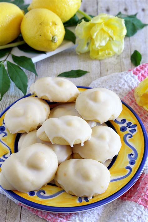 Store in an airtight container. Taralluci al limone are traditional Italian lemon cookies ...