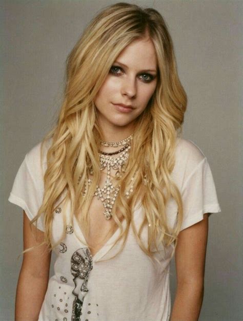 Avril Lavigne Singer And Songwriter 💛💜💗💖💟💙💚 Famosas Internacionais