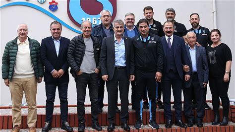 Beşiktaş teknik direktörü şenol güneş'in başına isabet eden cisim, ülke futboluna vurulmuş ağır bir darbedir! Şenol Güneş'ten Trabzonspor Kulübüne ziyaret