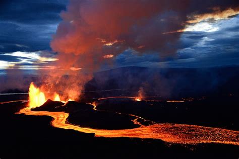 Icelands Bardarbunga Volcano Spews Molten Rock Over The Holuhraun Lava
