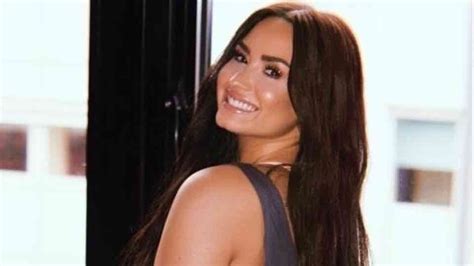 Demi Lovato Posa En Bikini Y La Critican En Redes My XXX Hot Girl