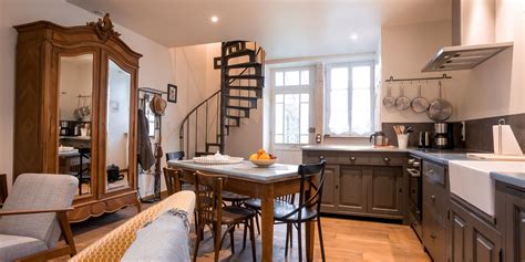 This accommodation consists of 2 bedrooms and 1 bathroom. Gîte Beaune Nantoux - La Combotte