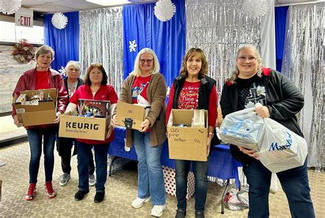 Republican Women Of Trinity County Make Donation