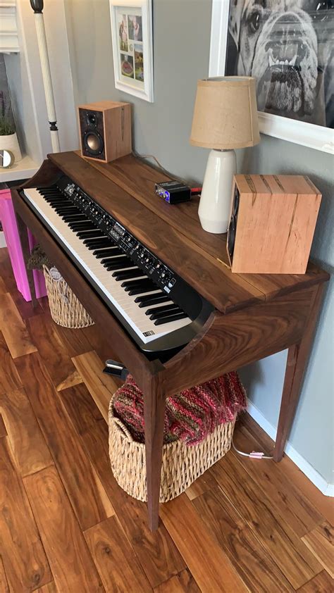 Woodworking Hub Walnut Keyboard Stand Using Modified Plans From 3x3