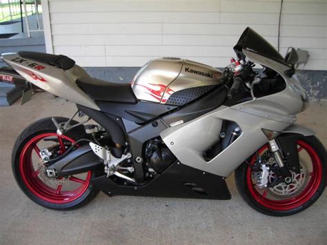 Most of the red flames have been removed, except the flames on the tank. 2006 Kawasaki ZX6R ( 636 ) Sport Bike for sale on 2040-motos
