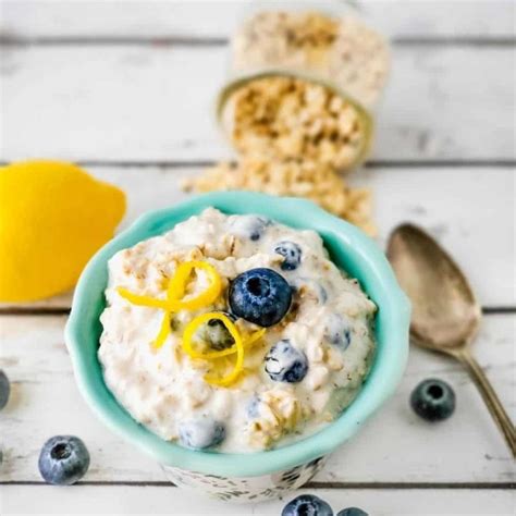 Even better, overnight oats actually make mornings kind of, well, something to look forward to. Summery Lemon and Blueberry Overnight Oats | Low Fat, THM ...