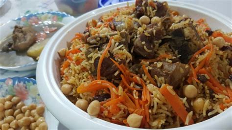 Resep nasi uduk betawi sebenarnya cukup sederhana, cara membuatnya juga tidak terlalu sulit, bahan salah satunya adalah nasi uduk, yang dikenal akan rasanya yang gurih. 5 Resep Nasi Gurih Ala Resto Arab, Cocok Untuk Hidangan ...
