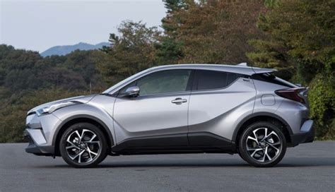 It is available in 6 colors, 1 variants, 1 engine, and 1 transmissions option: TOYOTA C-HR MASUK PASARAN MALAYSIA 2018, HARGA DI ANTARA ...