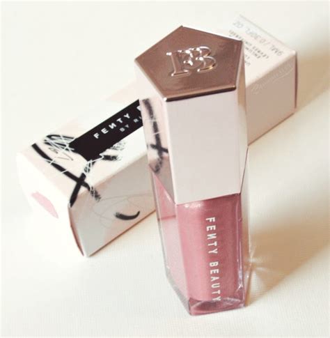 Fenty beauty gloss bomb universal lip luminizer delivers explosive shine, in seven universal shades handpicked by rihanna herself to be the ultimate… Fenty Beauty by Rihanna launch: my thoughts + Gloss Bomb ...