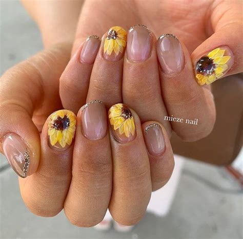 Nature S Beauty On Your Nails 22 Inspiring Flower Nail Art Ideas 011