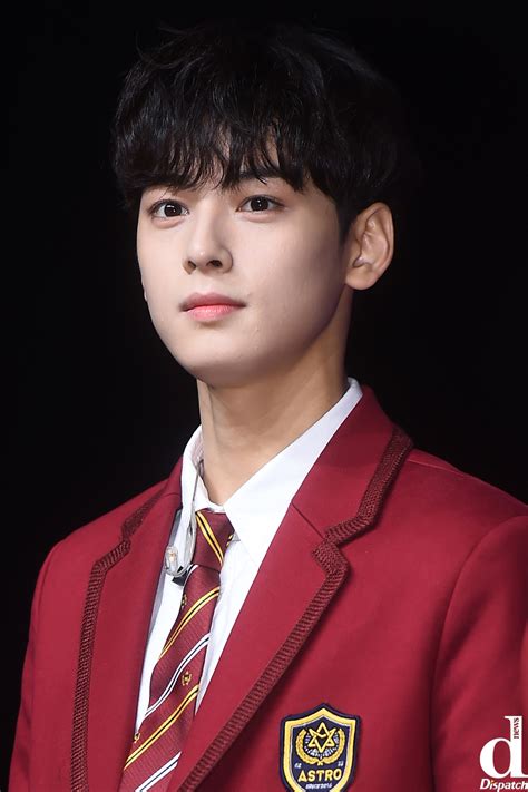 In 2016, when he was 19, he officially made his debut as an idol with the group astro. Download Foto Cha Eun Woo Astro - Info Korea 4 You