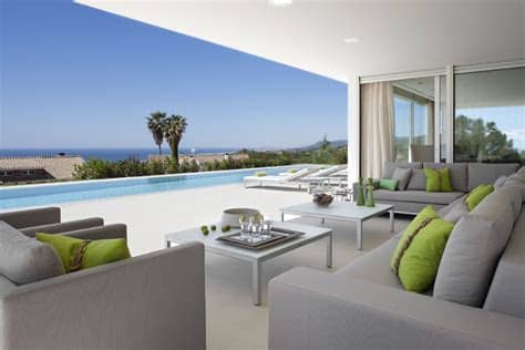 Pasear por su mercado te permitirá. Una casa en el Maresme con vistas al mar - diariodesign.com