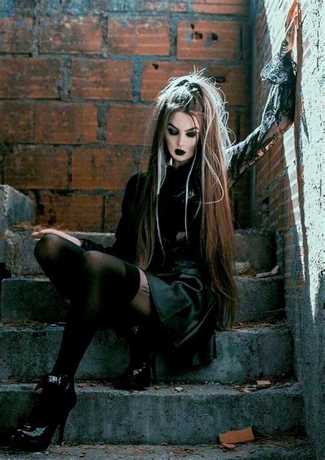 dark beauty goth beauty gothic girls bdsm 240z datsun halloween tights chica dark female