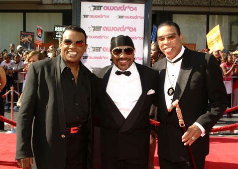 rudolph isley sues ronald isley over rights to the isley brothers