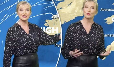 Bbc Weather Carol Kirkwood Squeezes Curves Into Leather Skirt Tv