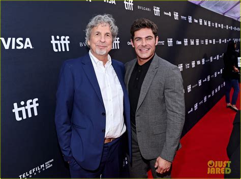 Zac Efron Smiles Wide At Tiff 2022 His First Red Carpet Appearance In