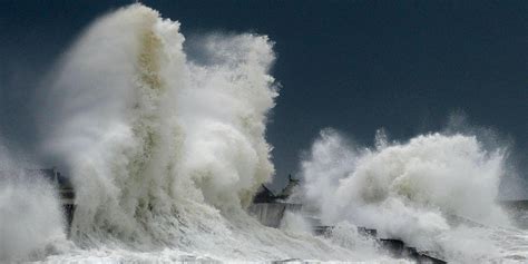 Find gifs with the latest and newest hashtags! Tempête "Leiv" dans le Sud-Ouest : la région durement ...