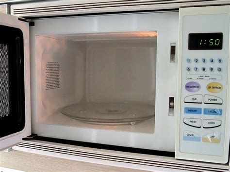 An appliance that uses microwave radiation to heat food. Microwaves Are Bad For You: 5 Reasons Why Microwave Oven ...