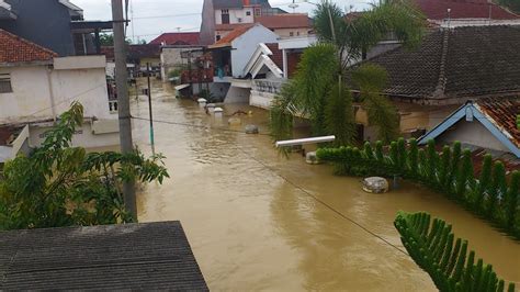 Banjir rendam sejumlah wilayah di. Korban Tewas Banjir Bandang Sampang di Tahun 2013 ...