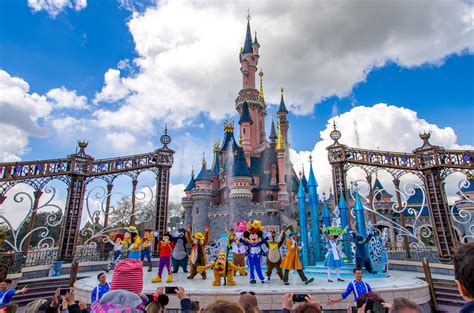Disneyland Paris Mickey Presents Happy Anniversary Show Flickr