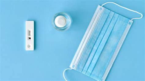Ein corona schnelltest bringt in relativ kurzer zeit gewissheit, ob man am coronavirus erkrankt ist, oder nicht. Ein Hausstand soll nur noch einen weiteren Menschen ...