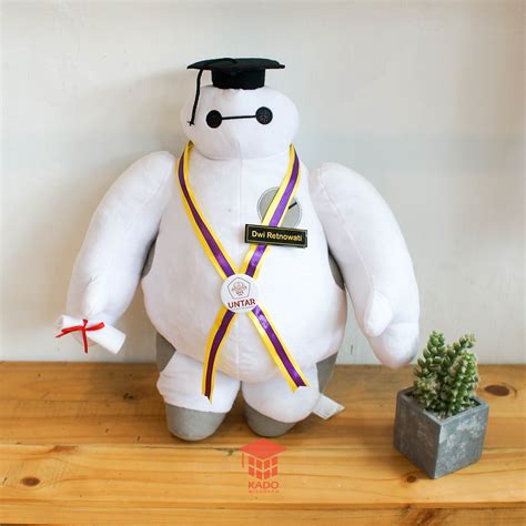 Kalau mau yang nggak mahal, bentuknya bisa berupa kartu. Toko Hadiah Boneka Baymax Wisuda Jogja - Kado Wisudaku