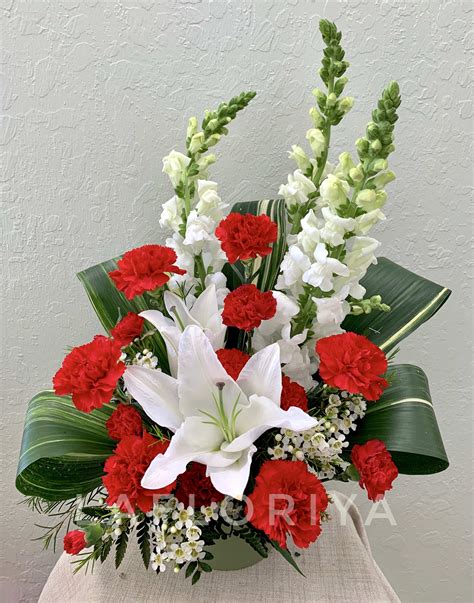 2020 Edition Mothers Day Carnations Bouquet Red And White In San