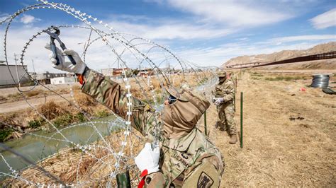 Texas Didnt Get Permits For Razor Wire Fence At Us Mexico Border Feds Say