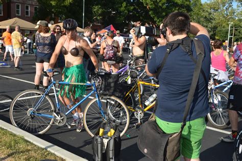 Pictures World Naked Bike Ride St Louis 2013 Part1 Fox 2