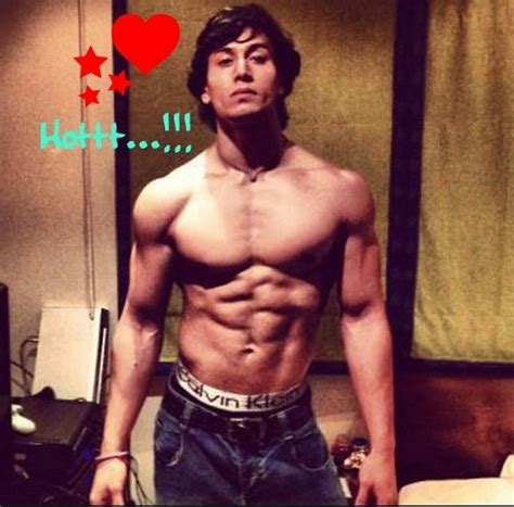 Tiger Shroff Body Pics Then Now Show Incredible Endurance For